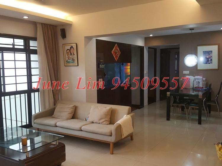 Rivervale Crescent thumbnail photo